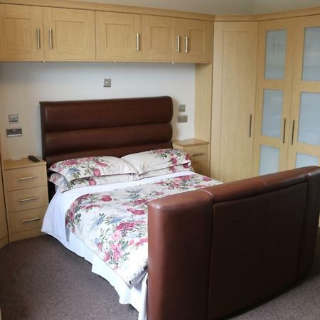 Telford House Bed and Breakfast Milton Keynes Exteriör bild