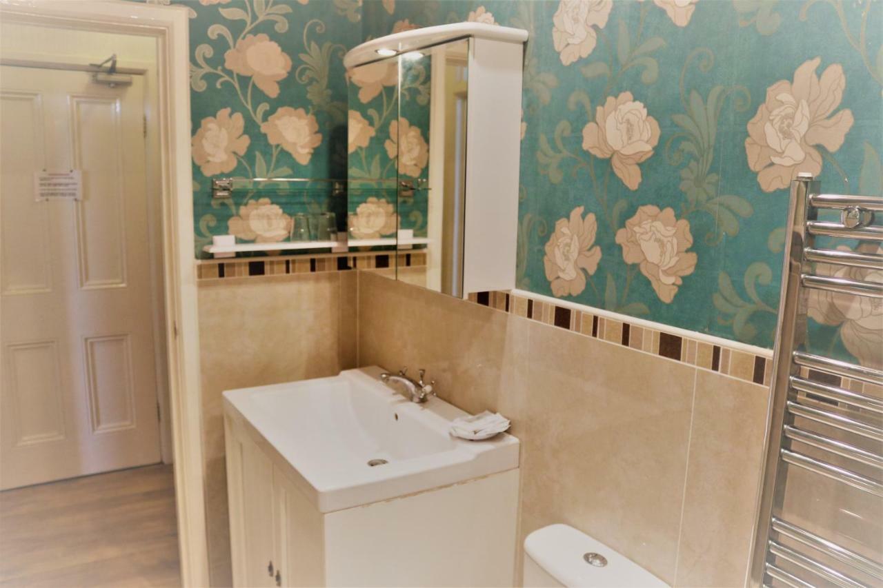 Telford House Bed and Breakfast Milton Keynes Exteriör bild