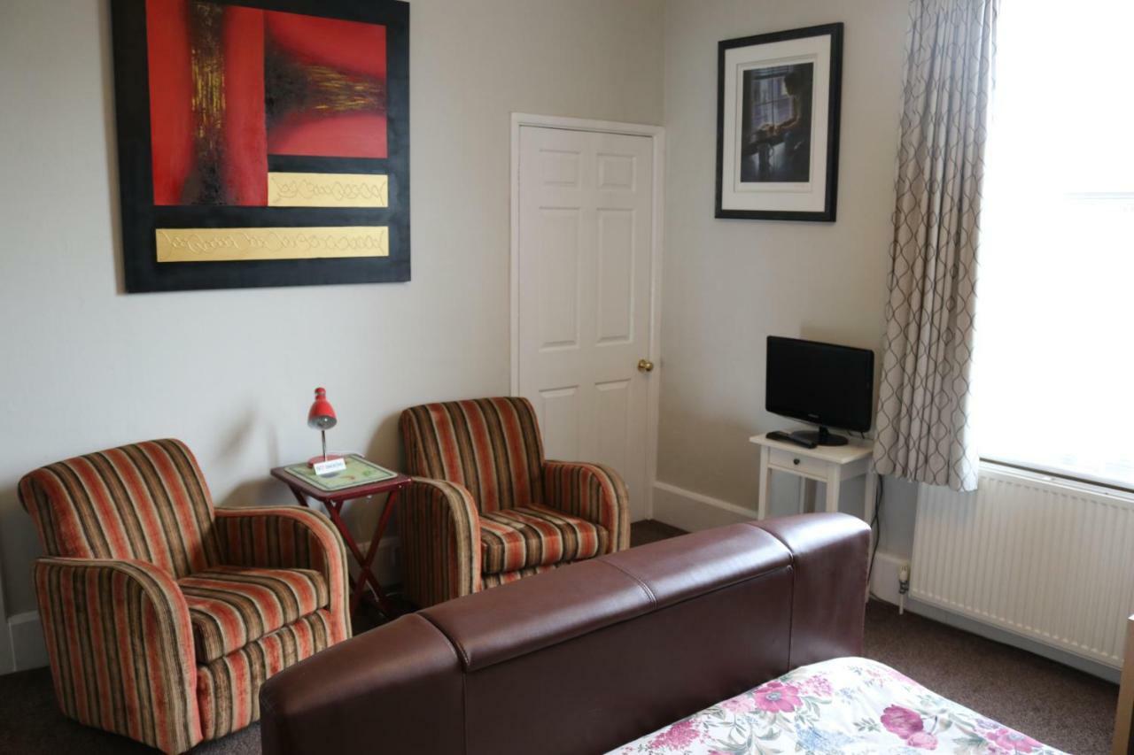 Telford House Bed and Breakfast Milton Keynes Exteriör bild